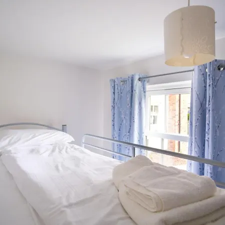 The Oystercatcher At The Bay, * פילי